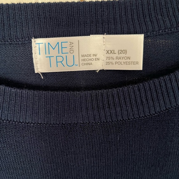 Navy sweater with fun ruffled sleeves - Picture 5 of 5